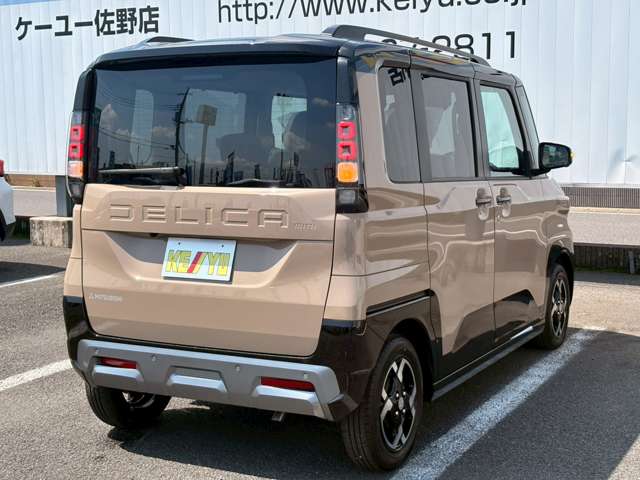 Mitsubishi Delica Mini 2