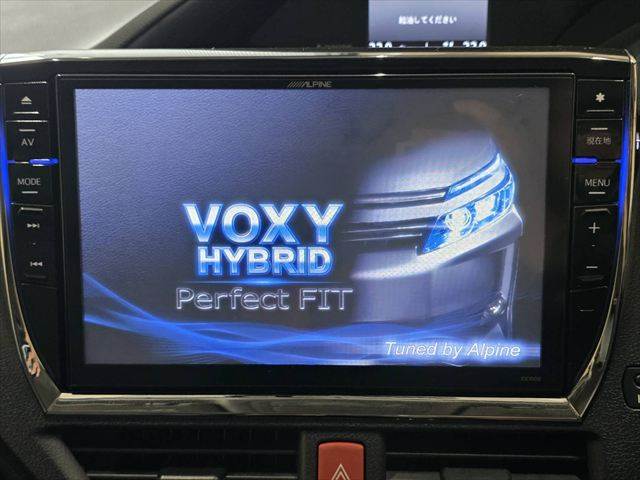 Toyota Voxy 4