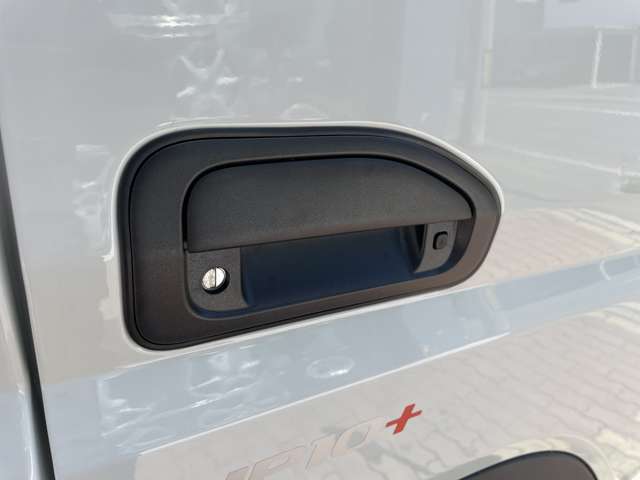 Mitsubishi Fuso Canter 11