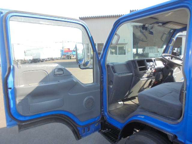 Isuzu Elf 3