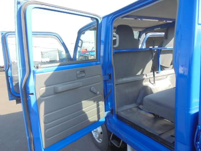 Isuzu Elf 6