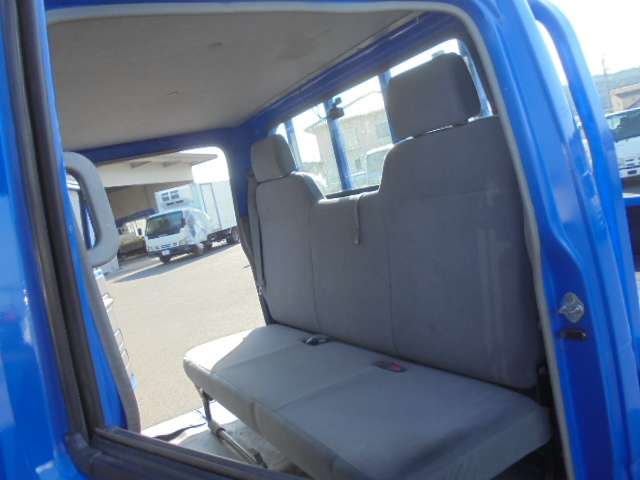 Isuzu Elf 8