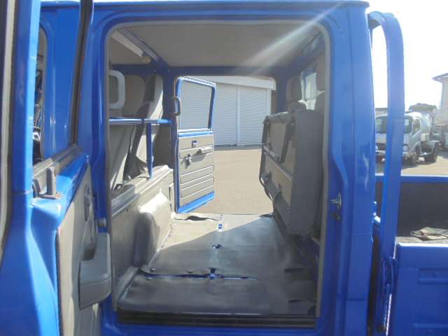 Isuzu Elf 9