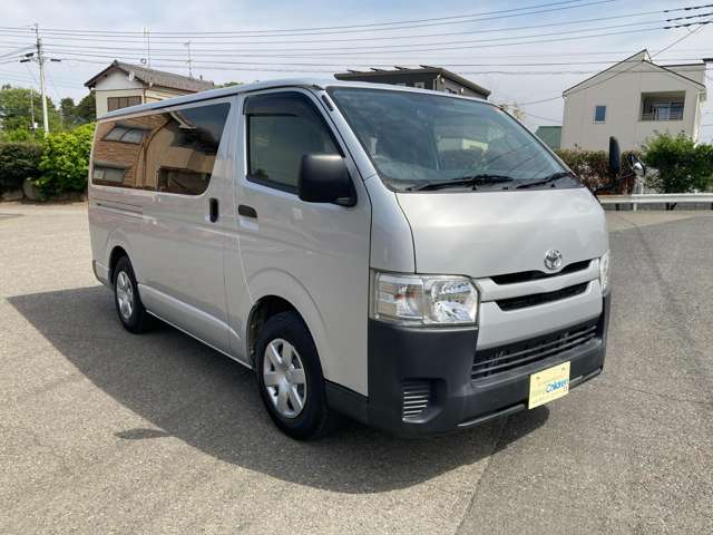 Toyota Hiace Van 11