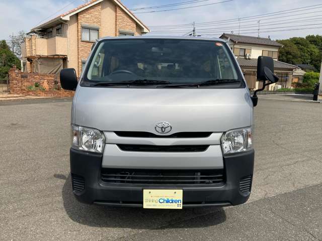 Toyota Hiace Van 12