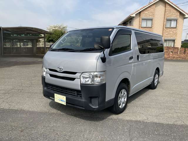 Toyota Hiace Van 5