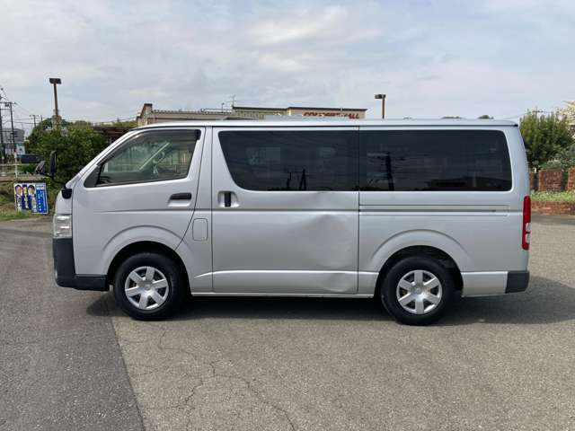 Toyota Hiace Van 6