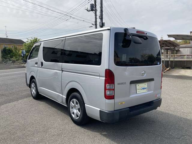 Toyota Hiace Van 7