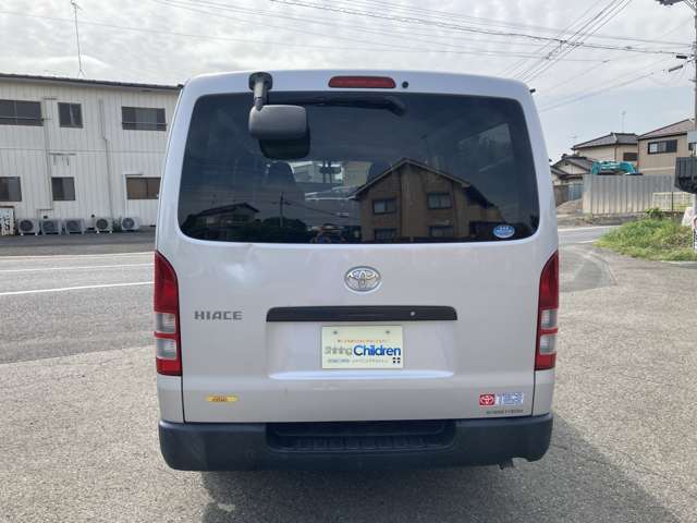 Toyota Hiace Van 8