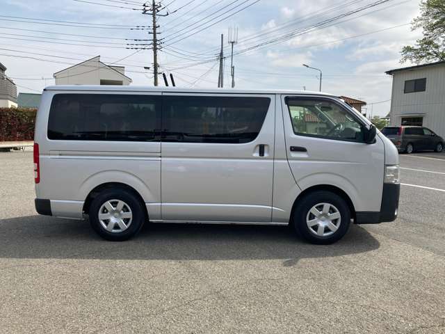 Toyota Hiace Van 10