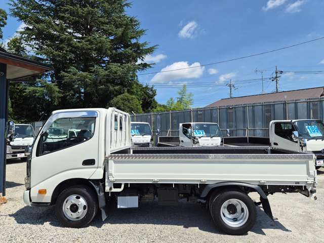 Hino Dutro 11