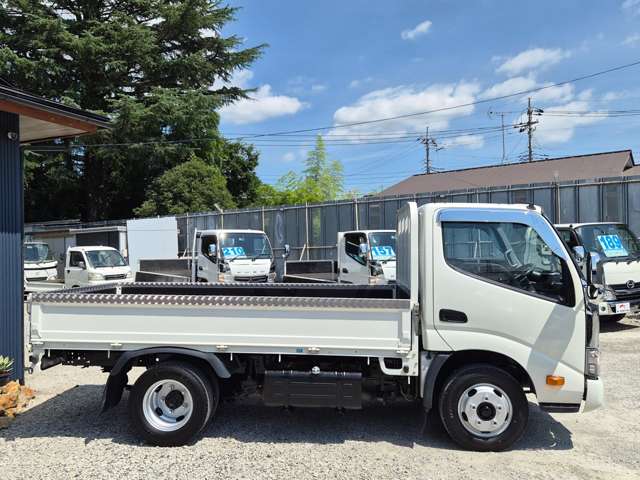 Hino Dutro 12