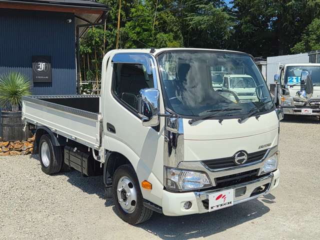 Hino Dutro 4