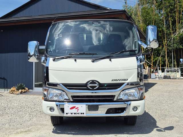 Hino Dutro 6
