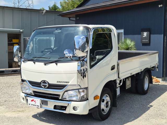Hino Dutro 8