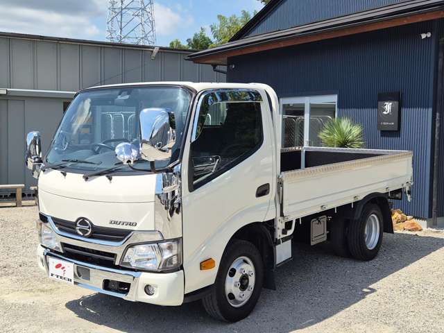 Hino Dutro 9