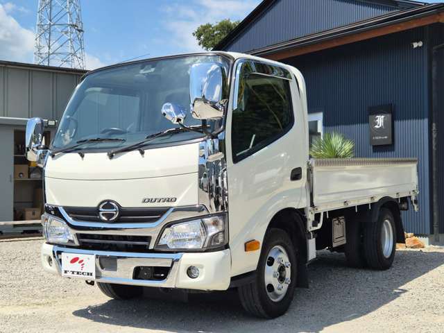 Hino Dutro 10