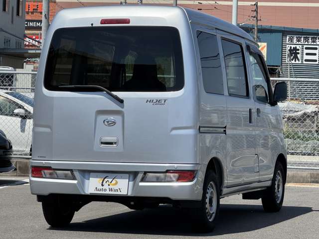 Daihatsu Hijet Cargo 5