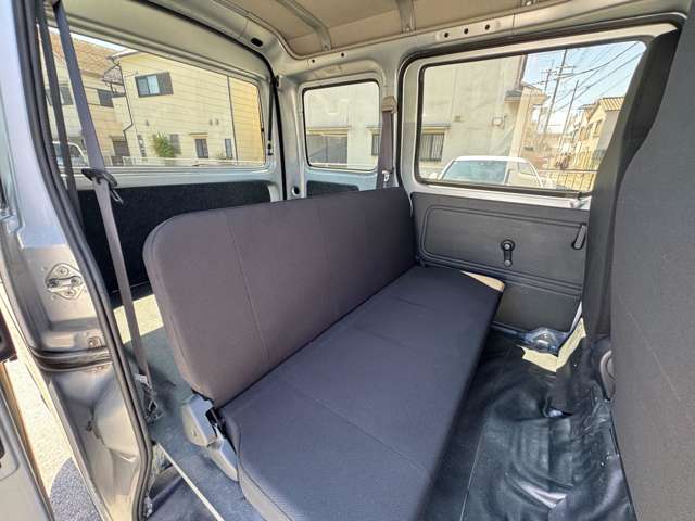 Daihatsu Hijet Cargo 8