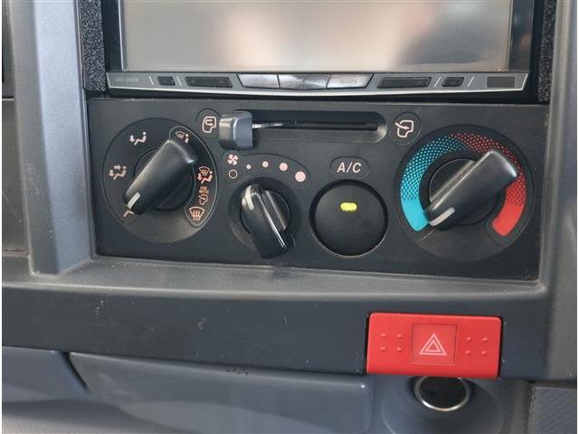 Isuzu Elf 11