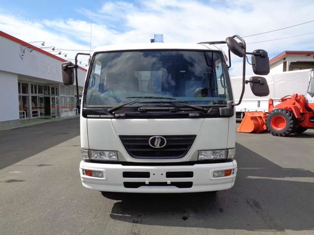 Nissan Condor 2