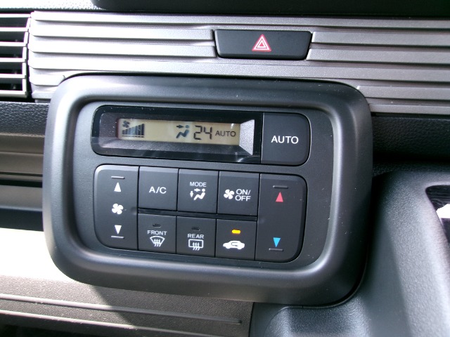 Honda N-VAN 8