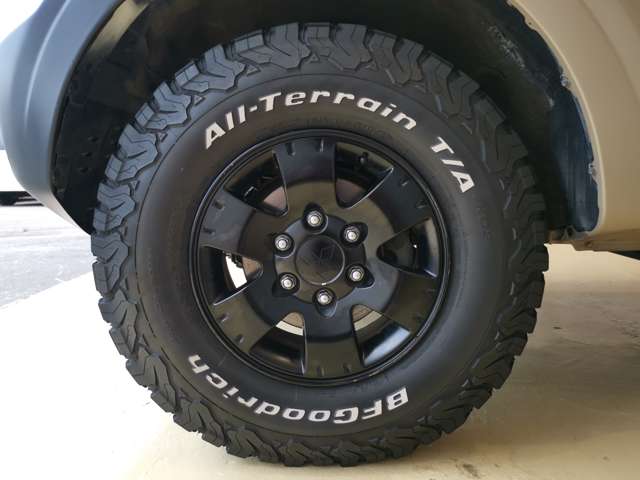 Mitsubishi Pajero 6