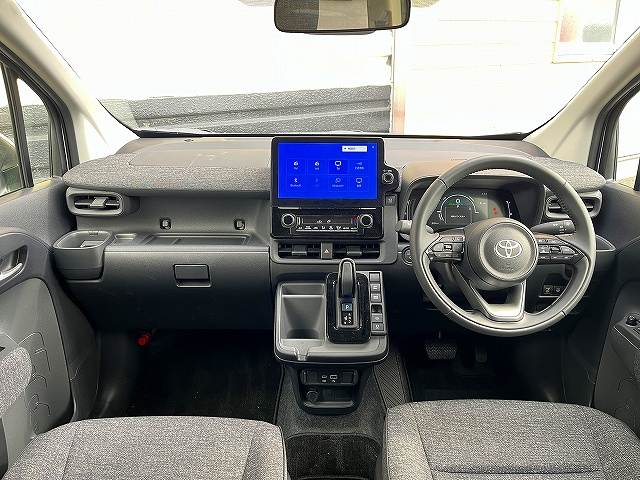 Toyota Sienta 12