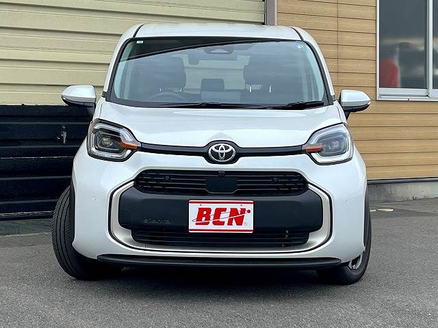 Toyota Sienta 2