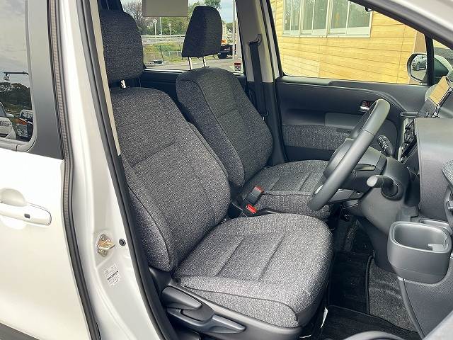 Toyota Sienta 7