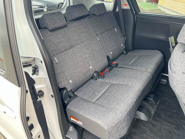 Toyota Sienta 8