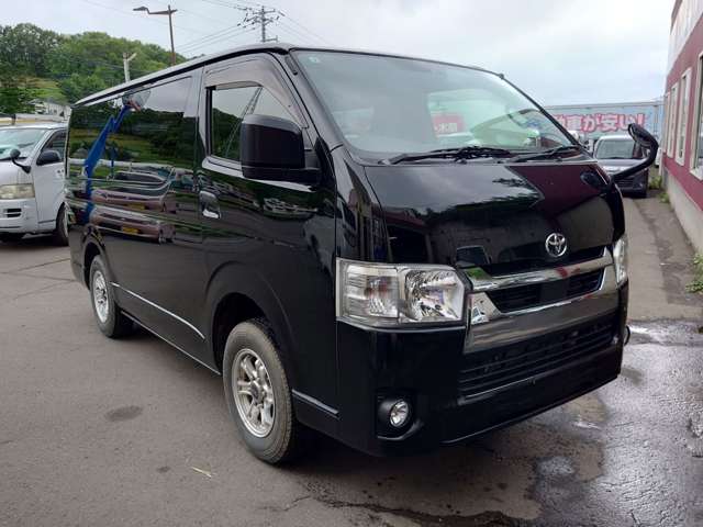 Toyota Hiace Van 9