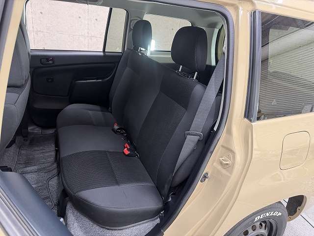 Toyota Succeed Van 4