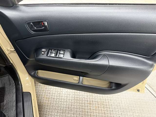 Toyota Succeed Van 7
