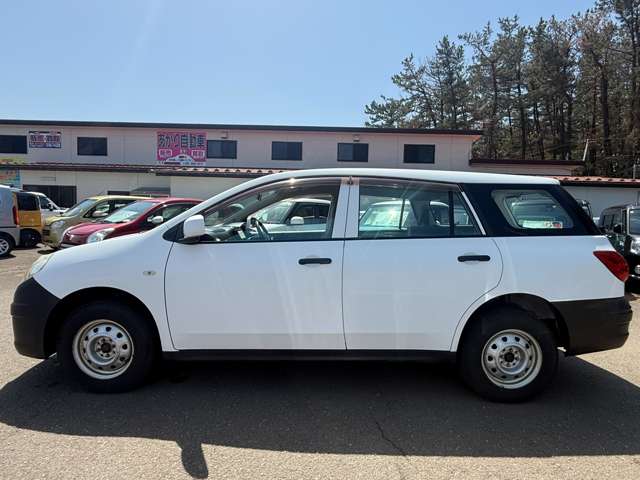 Nissan AD 5