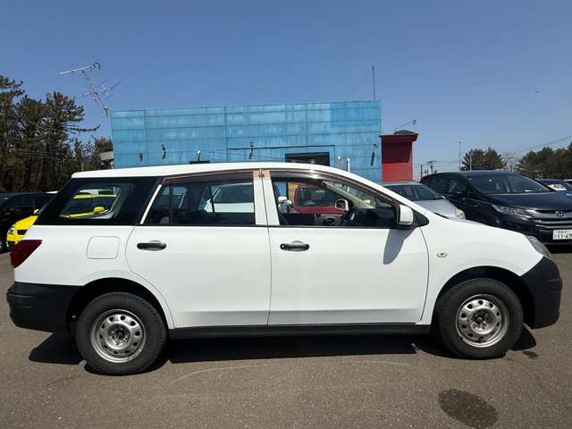 Nissan AD 9