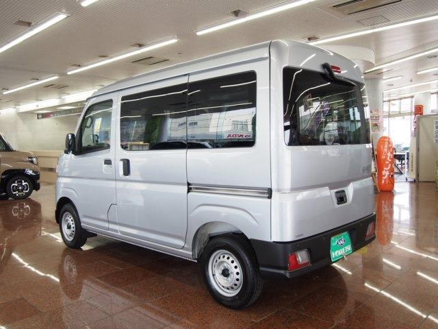 Daihatsu Hijet Cargo 11