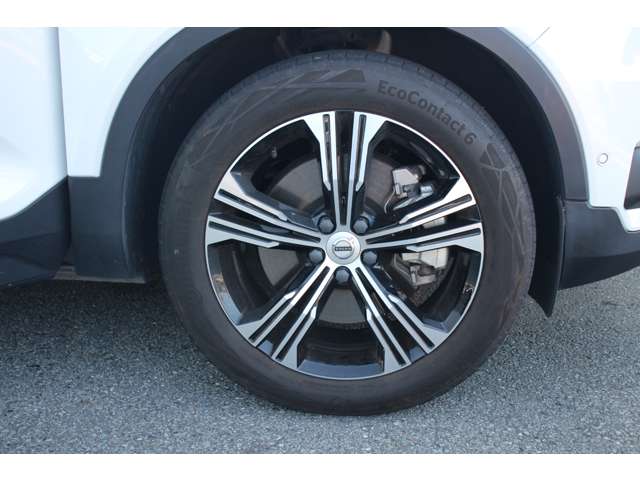 Volvo XC40 12