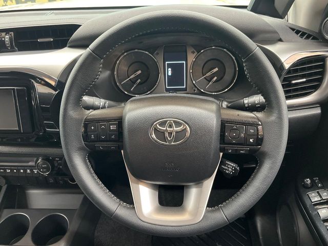 Toyota Hilux 11