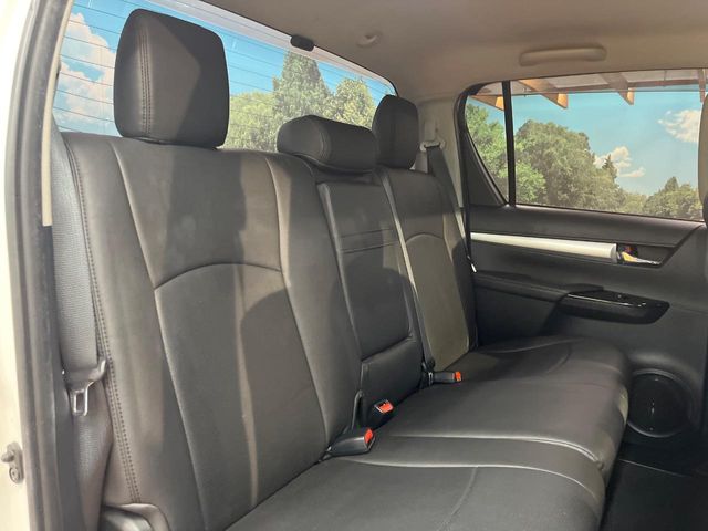 Toyota Hilux 9