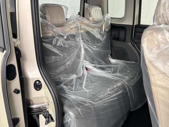 Mitsubishi Delica Mini 6