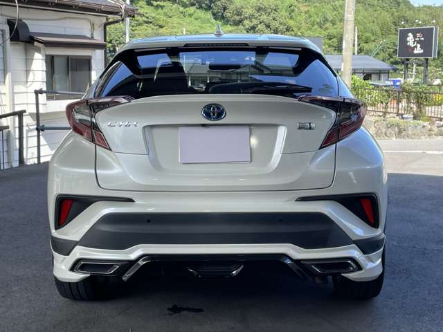 Toyota C-HR 6