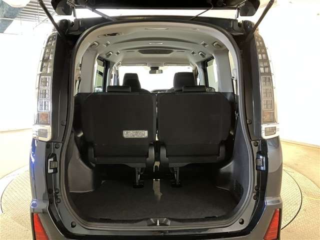 Toyota Voxy 10