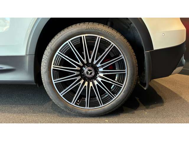 Mercedes-Benz GLB 6