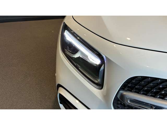 Mercedes-Benz GLB 10