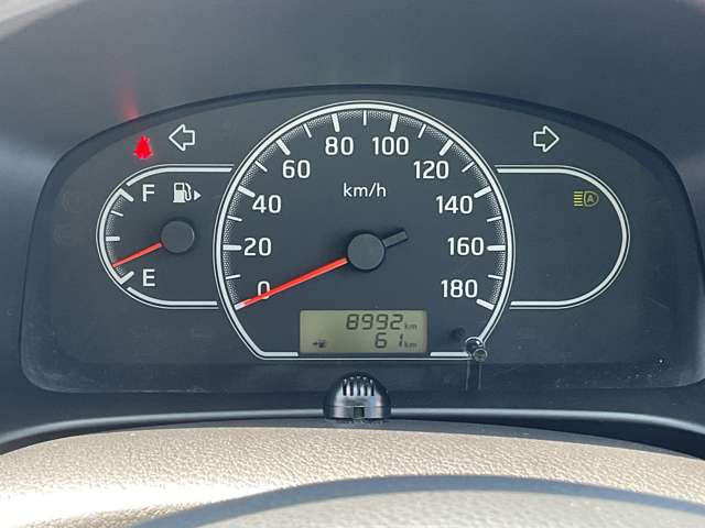 Nissan AD 5