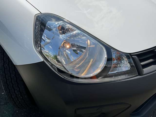 Nissan AD 10