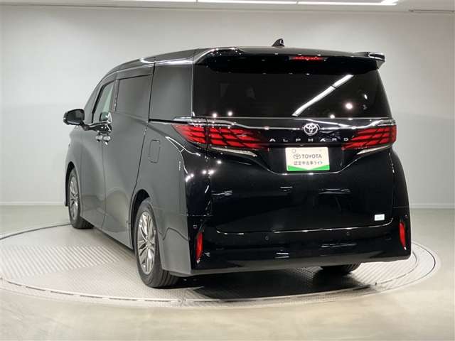 Toyota Alphard 4