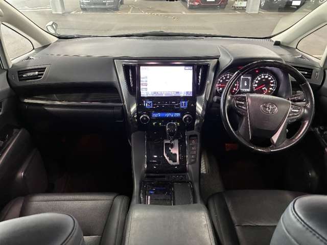 Toyota Alphard 9