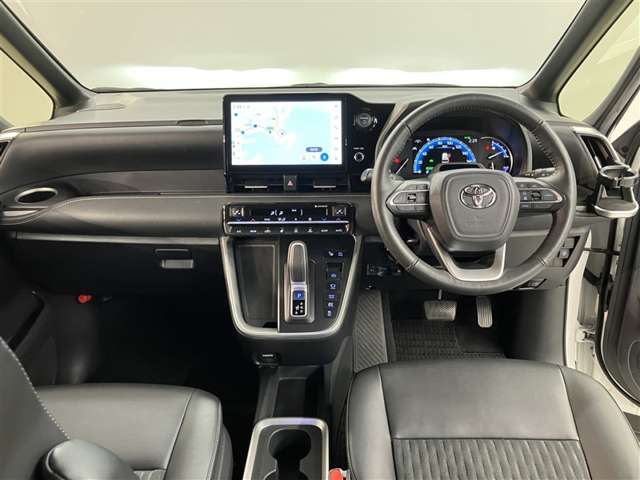 Toyota Noah 10